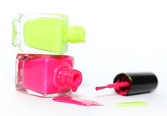 포토 JPG 해외이미지 분홍색 유리 미술 사람없음 초록색 컬러풀 노란색 유행 상점 보라색 페인트 화장품 흐름 흰색 붓 못 화려 액체 떨어짐 상품 컨테이너 손톱관리 손톱 오브젝트 매니큐어 만들기 네온 광택 고립 니스 돌봄 스타일 해외포토 손 산업 컬러 컨셉 모션 재질 문화예술 뷰티 공구 네일아트 파일형식 이미지허브