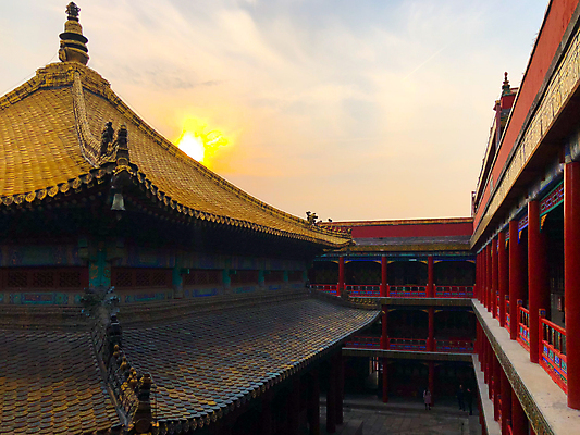 포토 JPG 해외이미지 나무 전통 아시아 종교 문화 벽 조각 여행 불교 건축양식 창문 하늘 휴가 출입구 미술 동양인 사람없음 빨간색 파란색 여행객 탑 계곡 중국 하이킹 기도 사찰 재산 아치 해외포토 식물 건축물 건축 나라 컬러 종교건축 레저 문화예술 사람 인종 금융 파일형식 이미지허브