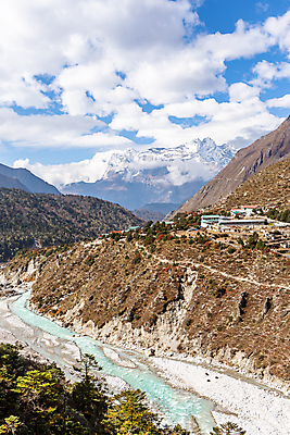 포토 JPG 해외이미지 스포츠 여행 불교 가이드 자연 하늘 휴가 산 국립공원 풍경 사람없음 야외 여행객 산책 등산 트래킹 하이킹 도전 기도 깃발 정상 네팔 방법 산악가 절정 하이커 히말라야 해외포토 직업 공원 아시아 종교 레저 휴식 사람 생태계 파일형식 산맥 이미지허브