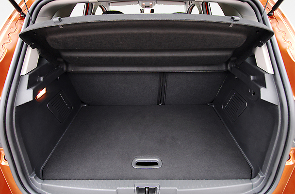 포토 JPG 해외이미지 도로 여행 가방 교통시설 자동차 항해 부츠 사람없음 쇼핑 상자 소풍 문 우주 상점 하이킹 운전 짐 화물 오픈 상품 큼 플라스틱 객실 짐차 수하물 자동 해외포토 잡화 길 육상교통 교통 신발 배_교통 모션 재질 레저 야외활동 운송업 크기 시설 파일형식 이미지허브