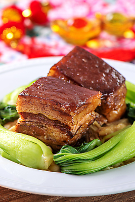 포토 JPG 해외이미지 접시 실내 돼지고기 사람없음 아웃포커스 중식 청경채 동파육 해외포토 식기 음식 채소 촬영기법 육류 내부 파일형식 이미지허브