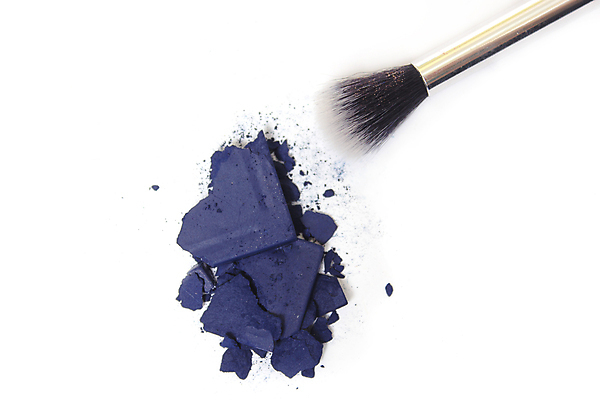 포토 JPG 해외이미지 사람없음 파란색 뷰티 손상 붓 화려 흰배경 아이섀도 해외포토 컬러 백그라운드 컨셉 화장품 흰색 파일형식 이미지허브