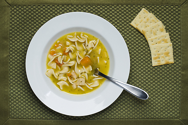 포토 JPG 해외이미지 전통 접시 음식 컨셉 채소 탁자 파스타 따뜻함 건강 육류 요리 사람없음 노란색 크래커 숟가락 식사 저녁식사 치킨 당근 흰색 기구 신선 면 뜨거움 사발 맛 수프 정상 먹기 국수 준비 각도 머리위 점심식사 정물화 안락 해외포토 식기 컬러 가구 식재료 모션 뿌리채소 서양음식 수저 쿠키 면류 사기그릇 그림 닭고기요리 파일형식 이미지허브