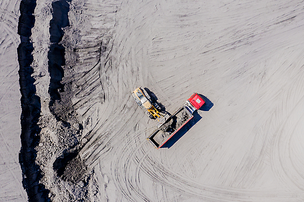 포토 JPG 해외이미지 산업 도로 모래 교통시설 모션 안테나 사람없음 힘 기계 흙 장비 화물 바위 업무 바퀴 엔지니어 운전사 큼 불도저 굴착기 삽 발굴 국자 먼지 트랙터 짐차 무거움 공학 땅파기 선로 작동 해외포토 직업 교육 길 교통 통신 자동차 주방용품 운송업 돌_바위 작업 중장비 기술자 무게 크기 농기계 시설 특수차량 파일형식 이미지허브