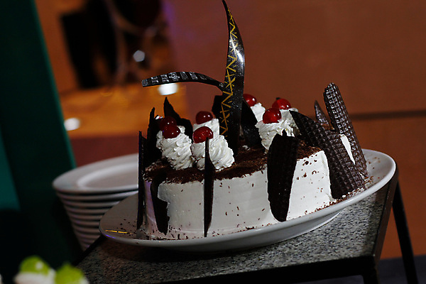 포토 JPG 해외이미지 전신 직업 캐릭터 라이프스타일 접시 커피 음료 음식 컨셉 유니폼 디저트 노동자 서브 쟁반 사탕 요리 사람 사람없음 컵 케이크 요식업 식당 초콜릿 앞치마 카페 빵집 흰색 잡기 업무 자신감 플랫 달콤 만화 컵케이크 가득함 직원 서비스 메뉴 서빙 질서 카페테리아 페스츄리 스타일 해외포토 식기 옷 감정 산업 빵 컬러 모션 생활 상점 예절 작업 맛 파일형식 이미지허브