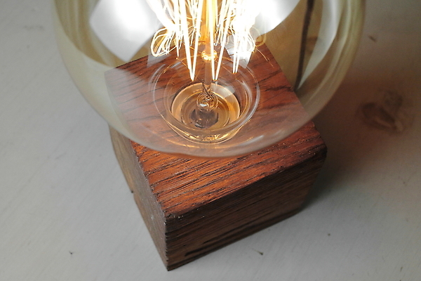 포토 JPG 해외이미지 디자인 컨셉 전구 상상 유리 조명 아이디어 매달리기 창조 미술 사람없음 내부 장식 빛 어둠 힘 장비 에너지 수확 골동품 램프 황금 클래식 향수 백열등 복고 철사 빛망울 광 구식 발명 옛날 필라멘트 해외포토 농업 모션 재질 문화예술 화장품 파일형식 이미지허브