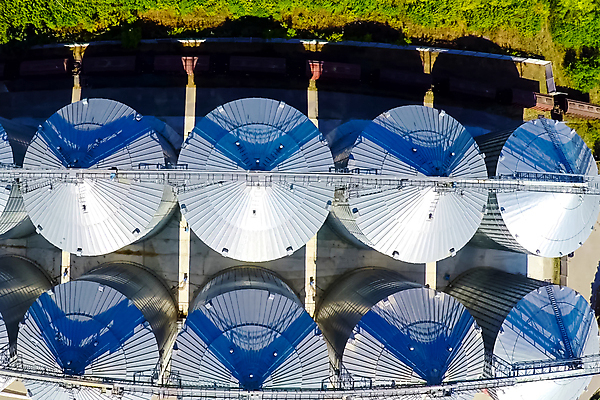 포토 JPG 해외이미지 식물 산업 밭 농업 밥 건조 갈대 옥수수 사람없음 건물 농장 파티 우주 상점 금속 쓰레기통 시골 붓기 중앙 정상 낟알 컨테이너 엘리베이터 밀 창고 탱크 보리 객실 수납 격납고 골절 로딩 밭일 복잡 사일로 터미널 해외포토 건축물 음식 컨셉 의학 모션 재질 곡류 이벤트 파일형식 이미지허브