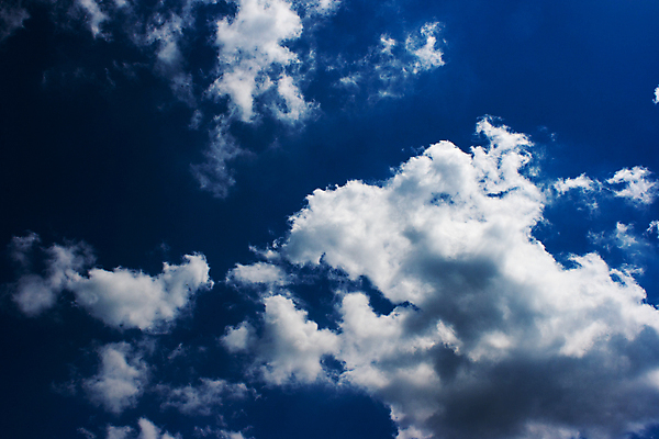 포토 JPG 해외이미지 구름 계절 백그라운드 자연 하늘 바람 날씨 추상 풍경 사람없음 야외 여름 파란색 빛 햇빛 태양 평화 우주 맑음 침묵 활발 자유 흰색 분위기 부드러움 천국 내추럴 천창 해외포토 자연요소 컬러 컨셉 무늬 소리 감각 생태계 파일형식 이미지허브