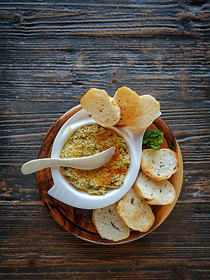 포토 JPG 해외이미지 전통 접시 음식 빵 조각 백그라운드 탁자 조개 디저트 건강 마늘 요리 사람없음 목재 노란색 식당 식사 저녁식사 튀김 흰색 신선 닫기 달콤 맛 아침식사 정상 굽기 먹기 허브 토스트 버터 프랑스어 점심식사 핸드메이드 해외포토 나무 식물 문자 식기 컬러 가구 컨셉 채소 재료 모션 어패류 상점 구이 파일형식 이미지허브