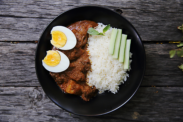 포토 JPG 해외이미지 1 접시 어린이 빵 포크 채소 밥 콩 실내 요리 사람 동양인 사람없음 내부 목재 빨간색 세로 일본 식사 저녁식사 치킨 샐러드 낟알 강의 향신료 속도 피클 레시피 카레 병아리콩 옛날 작살 해외포토 나무 식기 아시아 음식 컬러 재료 곡류 인종 닭고기요리 절임 향미료 파일형식 이미지허브