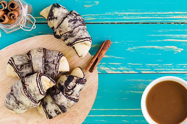 포토 JPG 해외이미지 커피 음료 음식 빵 백그라운드 아침 사람없음 목재 컵 파란색 빵집 수확 아침식사 복고 단절 시나몬 페스츄리 해외포토 주간 나무 식기 컬러 농업 재료 상점 식사 파일형식 이미지허브