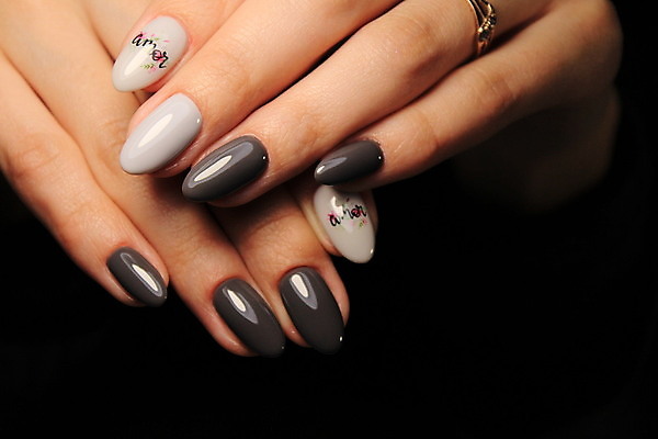 포토 JPG 해외이미지 손 디자인 여자 분홍색 백그라운드 손가락 미술 사람없음 유행 보라색 못 손톱관리 손톱 광택 니스 스타일 해외포토 컬러 문화예술 사람 신체부위 공구 네일아트 파일형식 이미지허브