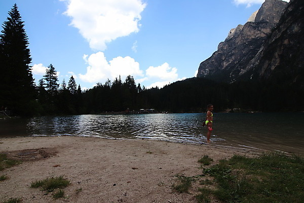 포토 JPG 해외이미지 라이프스타일 공원 유럽 호수 스포츠 여행 백그라운드 자연 하늘 휴가 산 파노라마 풍경 사람없음 물 여름 여행객 계곡 이탈리아 하이킹 연못 보트 오스트리아 숲 알프스 남쪽 내추럴 절정 해외포토 자연요소 계절 공공시설 나라 배_교통 레저 촬영기법 사람 생활 방향 생태계 파일형식 이미지허브