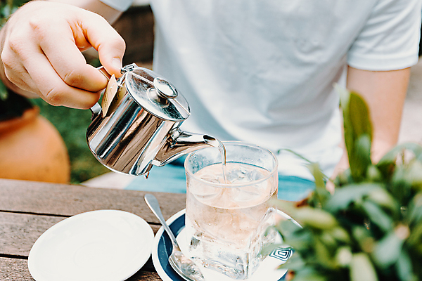 포토 JPG 해외이미지 라이프스타일 손 아시아 문화 음료 백그라운드 잎 탁자 휴식 건조 쟁반 따뜻함 건강 동양인 사람없음 목재 컵 물 농작물 약 갈색 검은색 중국 마시기 흰색 신선 뜨거움 액체 붓기 닫기 차 아침식사 냄비 찻잔 찻주전자 허브 만들기 동쪽 고립 옛날 해외포토 자연요소 나무 식물 식기 나라 컬러 가구 컨셉 농업 재료 의학 모션 주전자 잔 인종 생활 신체부위 식사 솥 방향 파일형식 이미지허브