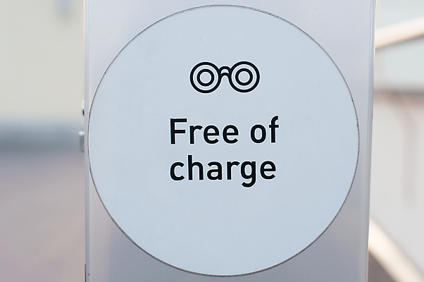 포토 JPG 해외이미지 여행 백그라운드 인터넷 일러스트 비즈니스 통신 모바일 사람없음 내부 스마트폰 컴퓨터 사무실 칠판 금지 흰색 역 공항 무선전화기 심볼 사인 지역 일반 충전 무료 요금 해외포토 컬러 교통시설 전자제품 핸드폰 스마트기기 전화기 파일형식 이미지허브