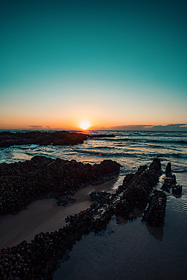 포토 JPG 해외이미지 주간 자연 휴식 풍경 해변 사람없음 야외 햇빛 태양 평화 일몰 경관 해외포토 자연요소 바다 컨셉 노을 생태계 파일형식 이미지허브