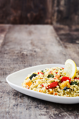 포토 JPG 해외이미지 전통 접시 음식 다이어트 채소 가지 건강 요리 사람없음 빨간색 초록색 검은색 샐러드 바위 신선 레몬 후추 아랍어 주키니 채식주의자 비건 해외포토 식기 컬러 과일 돌_바위 향신료 채식 파일형식 이미지허브