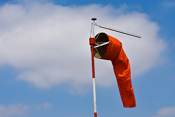 포토 JPG 해외이미지 구름 백그라운드 지도 오렌지 표시 하늘 바람 날씨 양말 안전 사람없음 가로 빨간색 파란색 사진촬영 힘 흰색 깃발 공항 예측 방향 심볼 항공 속도 신호 매듭 봉 튜브 공평 에어쇼 남아프리카 실린더 해외포토 자연요소 컬러 컨셉 과일 교통시설 아프리카 촬영 쇼 파일형식 이미지허브