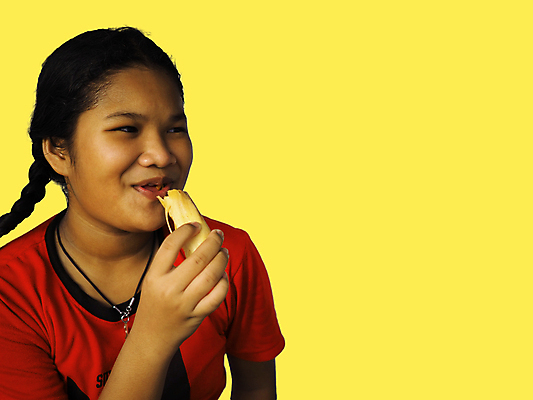 포토 JPG 해외이미지 어린이 음식 백그라운드 다이어트 토마토 한명 사람 소년 식사 흰색 뜨거움 소시지 개 정크푸드 폐기물 케첩 먹기 배고픔 속도 핫도그 점심식사 고립 번 해로움 해외포토 1 남자 빵 컬러 컨셉 채소 포유류 모션 패스트푸드 건강 소스_음식 가공식품 쓰레기 파일형식 이미지허브