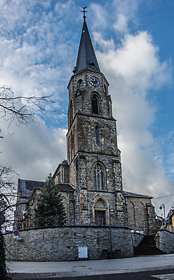 포토 JPG 해외이미지 구름 기독교 종교 벽 하늘 사람없음 파란색 교회 탑 바위 기도 집중 첨탑 해외포토 자연요소 건축물 컬러 컨셉 종교건축 건물 돌_바위 파일형식 이미지허브