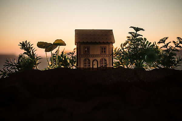 포토 JPG 해외이미지 나무 모델 인형 백그라운드 컨셉 건축양식 자연 지붕 산 주택 따뜻함 사랑 미술 사람없음 건물 장식 초록색 빛 장난감 햇빛 태양 마을 정원 황혼 일몰 미니어처 시골 재산 저녁 편안함 작음 오두막 시골집 내추럴 해외포토 자연요소 식물 건축물 건축 감정 컬러 문화예술 금융 모형 노을 감각 야간 크기 생태계 파일형식 이미지허브