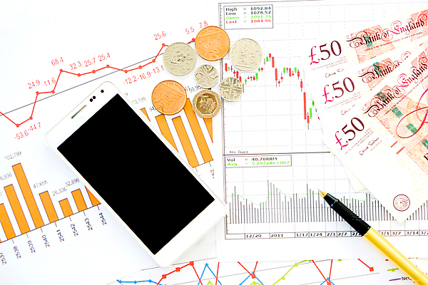 포토 JPG 해외이미지 직업 종이 백그라운드 컨셉 돈 비즈니스 성공 모바일 그래프 아이디어 사람없음 가로 금융 사무실 숫자 펜 동전 자료 저축 계산기 성장 작업 재산 위험 분석 보고서 경영자 가정경제 문서 투자 수익 소매 마케팅 세금 해외포토 문자 가정 문구용품 경제 필기구 장비 리더 파일형식 이미지허브