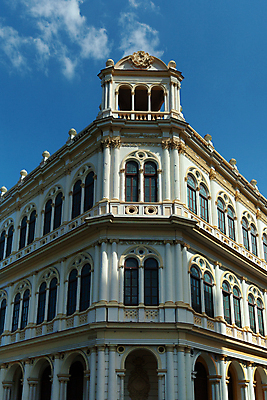 포토 JPG 해외이미지 문화 음악 여행 건축양식 노래 학교 사람없음 도시풍경 미국 춤 도시 재산 도심 극장 발레 쿠바 타운 스페인어 식민지 아바나 옛날 전국 해외포토 교육 건축 북아메리카 문화예술 풍경 금융 중앙아메리카 파일형식 이미지허브