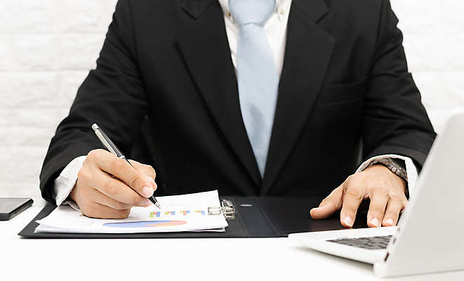 포토 JPG 해외이미지 손 남자 셔츠 돈 비즈니스 탁자 그래프 사람 동양인 사람없음 금융 노트북 컴퓨터 사무실 스크린 자료 성장 잡기 업무 비즈니스맨 네트워크 지시 책상 분석 보고서 문서 투자 이익 경영 계기판 계좌 마케팅 분석가 소셜 비용 해외포토 직업 가구 컨셉 상의 모션 인종 신체부위 경제 전자제품 작업 직장인 재산 파일형식 이미지허브