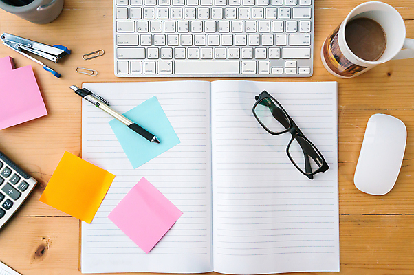 포토 JPG 해외이미지 교육 종이 가구 백그라운드 비즈니스 탁자 모바일 설계 아이디어 직장 창조 사람없음 목재 가로 금융 스마트폰 스터디 사무실 펜 우주 사무용품 쪽지 공책 공백 장비 공구 기록 업무 그룹 작업장 정상 커피잔 책상 문서 형광펜 어려움 공급 카피스페이스 해외포토 나무 산업 커피 생활용품 컨셉 회사 재료 문구용품 잔 경제 핸드폰 스마트기기 학습 필기구 도구 작업 파일형식 이미지허브