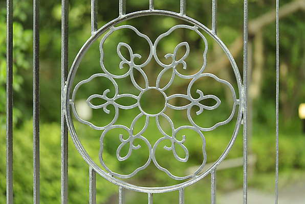 포토 JPG 해외이미지 주간 모양 나무 꽃 산업 잎 불교 자연 아침 사람없음 야외 초록색 금속 정원 일본 봄 영혼 도쿄 숲 철 질감 대문 구식 철강 해외포토 자연요소 식물 계절 아시아 종교 컬러 재질 문 생태계 파일형식 이미지허브