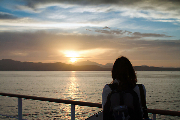 포토 JPG 해외이미지 구름 유럽 바다 섬 여행 교통시설 자연 하늘 아침 휴가 항해 풍경 사람없음 물 여름 빛 컬러풀 태양 여행객 일출 항구 일몰 도시 만 보트 저녁 크루즈 함선 상승 승객 포트 스카이라인 수평선 해외포토 주간 자연요소 계절 나라 컬러 교통 컨셉 배_교통 사람 노을 야간 시설 생태계 파일형식 이미지허브