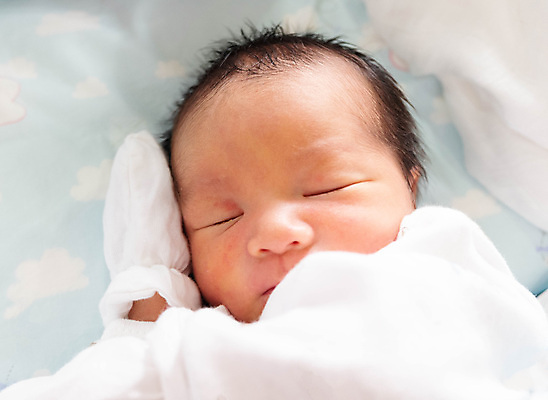 포토 JPG 해외이미지 손 행복 얼굴 어린이 가족 엄마 새로움 따뜻함 건강 병원 한명 사람 소년 임산부 놀이방 성장 아기 신생아 잠 출산 작음 담요 결백 돌봄 천진난만 안락 해외포토 1 남자 감정 컨셉 의학 관계 모션 신체부위 임신 크기 파일형식 이미지허브