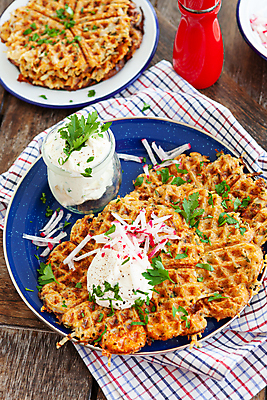 포토 JPG 해외이미지 접시 음식 채소 감자 파슬리 사람없음 세로 시골 신선 맛 허브 소금 레시피 후추 와플 입가심 짠맛 총각무 해외포토 식물 식기 컨셉 디저트 무 향신료 파일형식 이미지허브