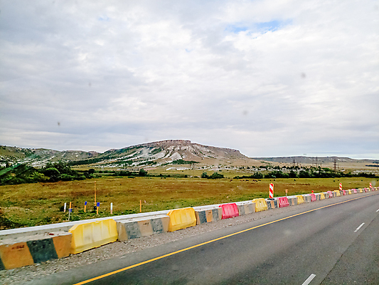 포토 JPG 해외이미지 도로 물결 여행 백그라운드 건축양식 교통시설 자동차 자연 하늘 산 거리 풍경 경사 사람없음 야외 여름 파란색 컬러풀 일몰 운전 고속도로 위험 오솔길 아스팔트 러시아 장면 루트 방법 해외포토 계절 건축 유럽 길 육상교통 컬러 교통 컨셉 모션 노을 시설 생태계 파일형식 이미지허브