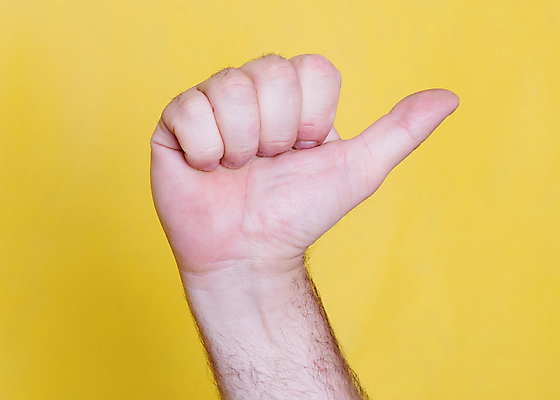 포토 JPG 해외이미지 손 컨셉 손가락 관리 손바닥 사람 사람없음 옆모습 엄지손가락 흰색 오픈 방향 손목 심볼 피부 사인 5 팔 일시정지 고립 그만 노란배경 해외포토 뷰포인트 컬러 백그라운드 신체부위 숫자 노란색 파일형식 이미지허브