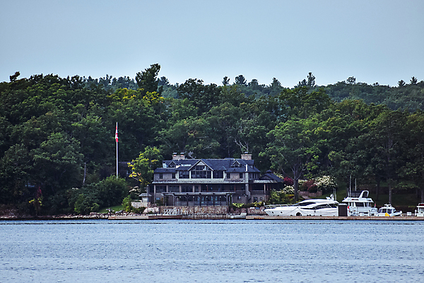 포토 JPG 해외이미지 주간 나무 호수 바다 섬 여행 컨셉 캐나다 요트 건축양식 자연 하늘 휴가 주택 풍경 사람없음 야외 건물 물 여름 강 태양 환경 항구 물방울 보트 고급 숲 주차 속도 휴양지 진짜 해외포토 자연요소 식물 건축물 계절 건축 북아메리카 배_교통 교통시설 장소 생태계 파일형식 이미지허브