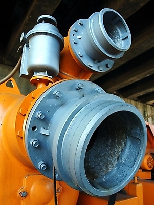 포토 JPG 해외이미지 오렌지 사람없음 치료 기계 장비 견과류 위생 철 부식 볼트 튜브 펌프 배수구 위생관리 철강 폐수 하수 해외포토 과일 의학 관리 물 공구 환경오염 파일형식 이미지허브