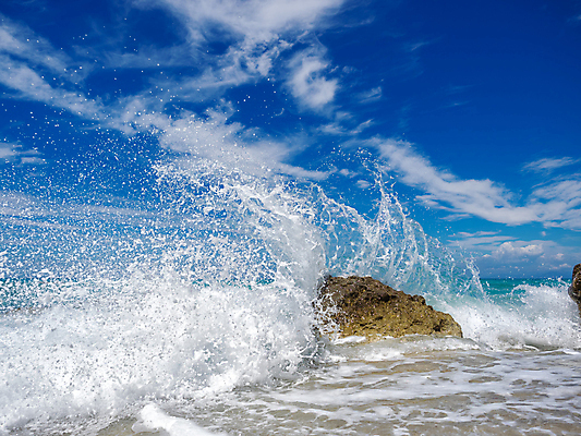 포토 JPG 해외이미지 구름 모래 바다 섬 여행 하늘색 하늘 휴가 휴식 풍경 사람없음 물 여름 파란색 맑음 수영 만 뜨거움 보트 씻기 크루즈 그리스 장면 석호 터키석 파라다이스 해외포토 자연요소 계절 유럽 컬러 컨셉 배_교통 날씨 청결 수상스포츠 보석 파일형식 이미지허브