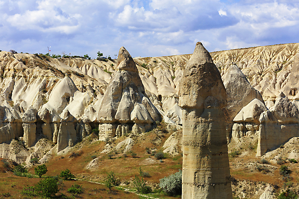 포토 JPG 해외이미지 공원 아시아 여행 자연 산 요정 파노라마 카파도키아 풍경 사람없음 야외 태양 마을 계곡 바위 시골 역사 땅 언덕 부식 화산 사암 원뿔 칠면조 내추럴 석회암 옛날 전국 지질학 튀르키예 해외포토 자연요소 도형 공공시설 교육 나라 조류 촬영기법 암석 돌_바위 생태계 파일형식 이미지허브