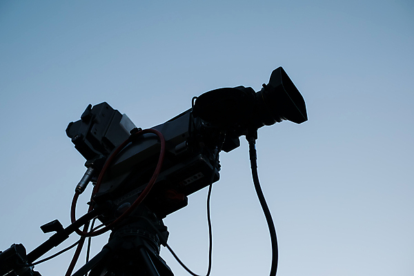 포토 JPG 해외이미지 백인 아이콘 직업 손 응시 전등 프레임 미술 취미 사람없음 빛 세트 카메라 디지털 스크린 사진촬영 텔레비전 장비 무대 수확 잡기 기자 뉴스 발사 앨범 사진사 필름 심볼 오브젝트 그림 방송 삼각대 동영상 캠코더 해외포토 서양인 시선 농업 모션 문화예술 조명 신체부위 전자제품 촬영 작가 파일형식 이미지허브