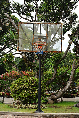 포토 JPG 해외이미지 공원 스포츠 공 유리 놀이 농구 사람없음 야외 게임 반지 투명 발사 테두리 섬유 설치 해외포토 공공시설 장신구 재질 구기 직물 파일형식 이미지허브