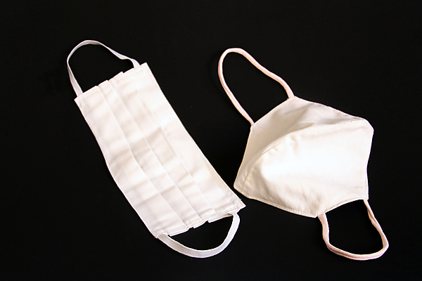 포토 JPG 해외이미지 디자인 옷 백그라운드 건강 가면 안전 사람 사람없음 유행 건강관리 검은색 흰색 면 입 수비 바이러스 보호 질병 위험 바느질 예방 감염 먼지 DIY 위생관리 전염병 핸드메이드 해외포토 컬러 컨셉 의학 모션 관리 취미 신체부위 파일형식 이미지허브