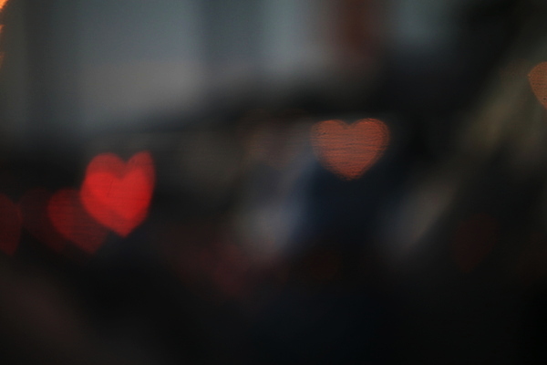 포토 JPG 해외이미지 모양 디자인 백그라운드 컨셉 일러스트 추상 휴가 전등 조명 프레임 발렌타인데이 사랑 미술 사람없음 장식 빨간색 파란색 빛 컬러풀 노란색 파티 축제 봄 하트 마음 축하 황금 야간 소프트포커스 질감 보케 빛망울 블러 엘리먼트 몽환 스타일 효과 해외포토 자연요소 계절 감정 컬러 무늬 데이이벤트 문화예술 촬영기법 이벤트 파일형식 이미지허브