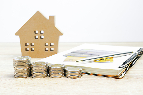 포토 JPG 해외이미지 모델 백그라운드 컨셉 돈 비즈니스 건축양식 주택 사람없음 금융 펜 세일 쌓기 동전 저축 성장 신용카드 시장 재산 구매 가격 중개인 흰배경 투자 대출 진짜 해외포토 직업 건축 모션 건물 경제 쇼핑 필기구 흰색 파일형식 이미지허브