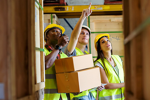 포토 JPG 해외이미지 직업 비즈니스 성공 노동자 직장 사람 성인 세명 알약 반사 상점 작업실 기술자 역 보호 상품 주식 큼 창고 직원 서비스 긍정 리프트 시스템 짐차 온라인 모터 경영 분배 신발장 해외포토 컨셉 회사 교통시설 자동차 금융 약 크기 파일형식 이미지허브