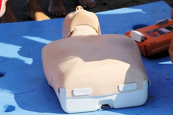 포토 JPG 해외이미지 모델 손 교육 어린이 인형 교실 스트레스 건강 설명 사람 사람없음 10대 운동 약 환자 하트 긴급 마사지 도움 그룹 구급차 사건 연습 언론 노력 펌프 돌봄 해외포토 모양 컨셉 의학 학교 모션 자동차 청소년 신체부위 파일형식 이미지허브