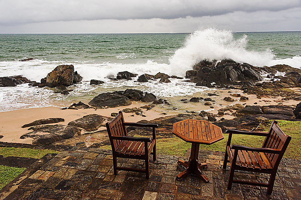 포토 JPG 해외이미지 라이프스타일 모래 파도 바다 섬 여행 의자 자연 탁자 하늘 휴가 휴식 풍경 사람없음 야외 목재 물 여름 파란색 태양 거품 분노 만 휴게실 휴양지 분무기 폭풍 파운드 석호 내추럴 스리랑카 이국적 주입구 해외포토 자연요소 나무 계절 감정 아시아 컬러 가구 컨셉 돈 재료 날씨 생활 장소 생태계 파일형식 이미지허브