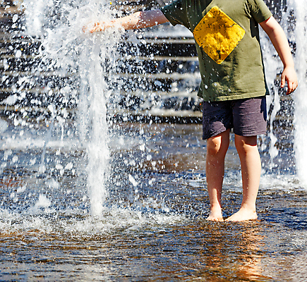 포토 JPG 해외이미지 라이프스타일 공원 남자 여행 백그라운드 맨발 발 자연 휴가 휴식 건강 서기 사람 풍경 사람없음 야외 10대 물 여름 걷기 맑음 침묵 자유 신선 잡기 뜨거움 개울 피부 단계 파열 내추럴 무료 힘찬 해외포토 자연요소 계절 공공시설 컨셉 모션 청소년 날씨 생활 신체부위 강 소리 생태계 파일형식 이미지허브