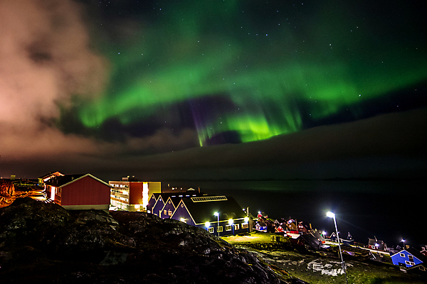 포토 JPG 해외이미지 구름 별 바다 여행 백그라운드 크리스마스 자연 하늘 전등 주택 협상 풍경 사람없음 야외 초록색 물 빛 마을 어둠 추위 센터 야간 기적 북극 시골집 북쪽 타운 오로라 내추럴 그린란드 광 웅장함 해외포토 자연요소 기념일 컬러 섬 비즈니스 자연현상 조명 덴마크 건물 도시 극지방 방향 생태계 파일형식 이미지허브