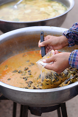 포토 JPG 해외이미지 전통 문화 백그라운드 채소 재료 태국 고추 건강 요리 동양인 사람없음 야외 빨간색 주방 식사 저녁식사 신선 뜨거움 사발 맛 수프 인스턴트 더위 허브 향신료 메뉴 국자 매움 카레 매각 민물 숙성 태국음식 해외포토 식물 아시아 음식 컬러 컨셉 주방용품 날씨 인종 사기그릇 동양음식 향미료 파일형식 이미지허브